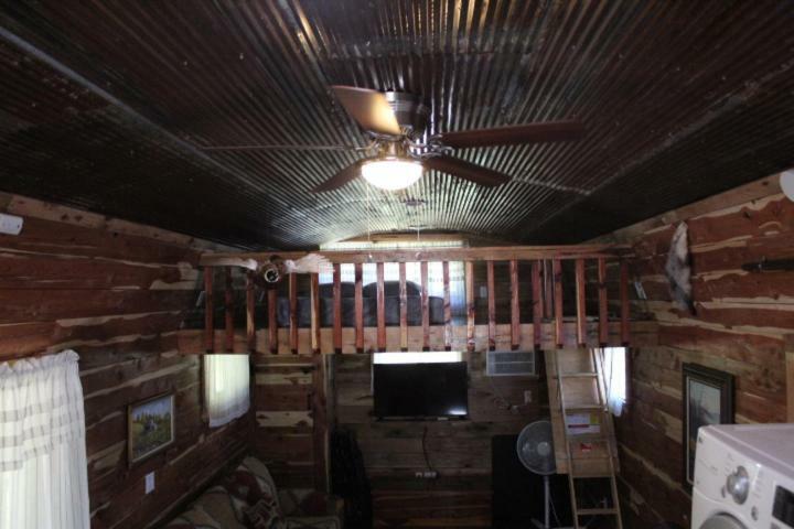 Amish Made Cedar Cabin With A Loft On A Buffalo Farm Close To The Buffalo River Marshall Exterior photo